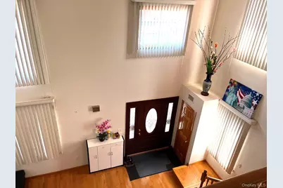 70-10 172nd Street, Fresh Meadows, NY 11365 - Photo 6