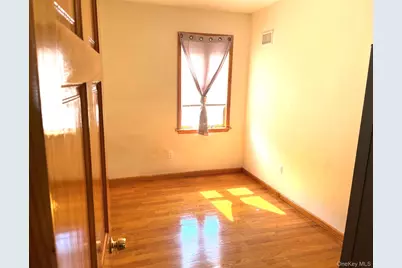 70-10 172nd Street, Fresh Meadows, NY 11365 - Photo 10