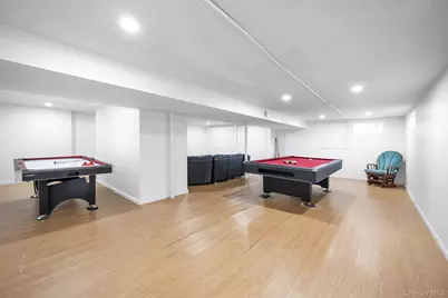 15 Alexander Drive, Syosset, NY 11791 - Photo 12