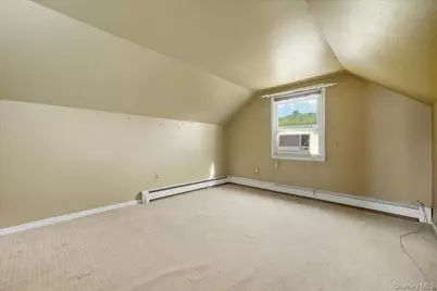 215 W Granada Avenue, Lindenhurst, NY 11757 - Photo 16