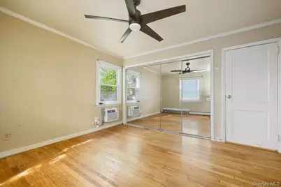 215 W Granada Avenue, Lindenhurst, NY 11757 - Photo 12