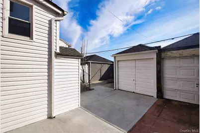 837 E 49th Street, Brooklyn, NY 11203 - Photo 18