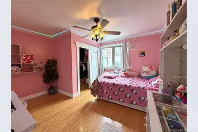 381 Marguerite Avenue, Floral Park, NY 11001 - Photo 8