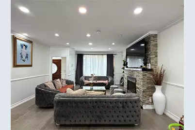 381 Marguerite Avenue, Floral Park, NY 11001 - Photo 2