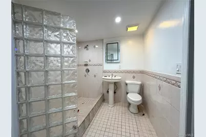 381 Marguerite Avenue, Floral Park, NY 11001 - Photo 10