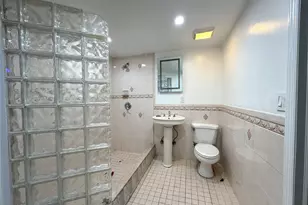 381 Marguerite Ave, Floral Park, NY 11001 - Photo 10