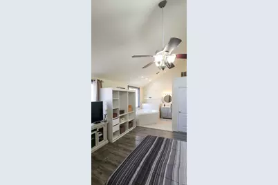 381 Marguerite Avenue, Floral Park, NY 11001 - Photo 12