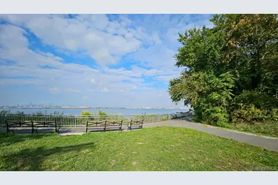 120-19 Ketch Court, College Point, NY 11356 - Photo 18