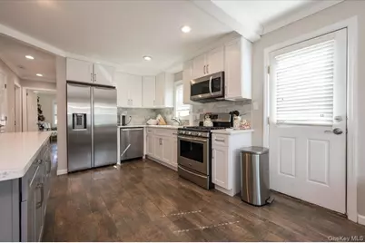 610 Monroe Boulevard, Long Beach, NY 11561 - Photo 8