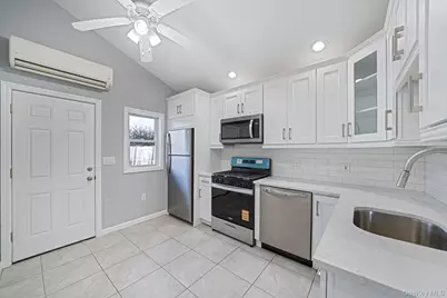 42 Oak Drive, Riverhead, NY 11901 - Photo 10