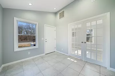 42 Oak Drive, Riverhead, NY 11901 - Photo 8