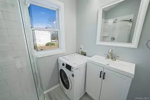 42 Oak Dr, Riverhead, NY 11901 - Photo 18