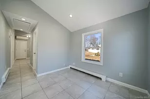 42 Oak Dr, Riverhead, NY 11901 - Photo 14