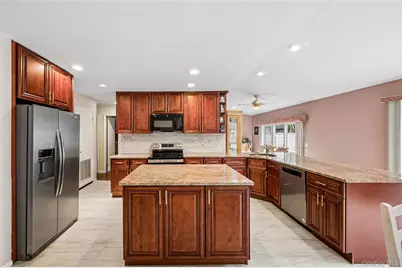 3634 Summer Drive, Wantagh, NY 11793 - Photo 8