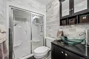 3634 Summer Dr, Wantagh, NY 11793 - Photo 16