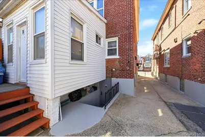 2734 Pearsall Avenue, Bronx, NY 10469 - Photo 14