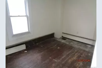 19 E 10th Road, Far Rockaway, NY 11693 - Photo 4