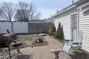 30 Tamarack St, Central Islip, NY 11722 - Photo 8