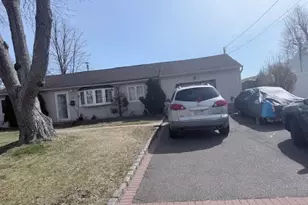 30 Tamarack St, Central Islip, NY 11722 - Photo 2