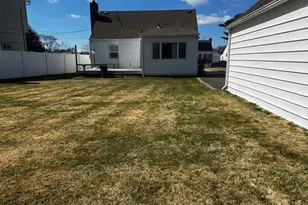 551 Emerson St, Uniondale, NY 11553 - Photo 2