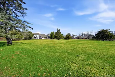 282 Helm Lane, Bay Shore, NY 11706 - Photo 34