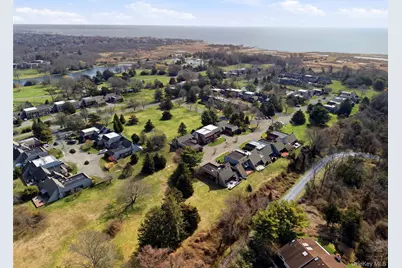 282 Helm Lane, Bay Shore, NY 11706 - Photo 36