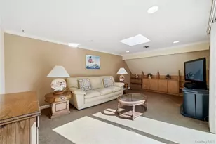 282 Helm Ln, Bay Shore, NY 11706 - Photo 18