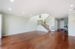 282 Helm Ln, Bay Shore, NY 11706 - Photo 10