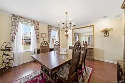 282 Helm Lane, Bay Shore, NY 11706 - Photo 4