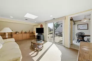 282 Helm Ln, Bay Shore, NY 11706 - Photo 16