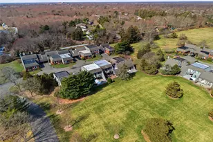 282 Helm Ln, Bay Shore, NY 11706 - Photo 38