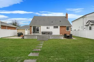 78 Emerson Ave, Levittown, NY 11756 - Photo 28