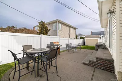 3643 Woodward Avenue, Seaford, NY 11783 - Photo 16