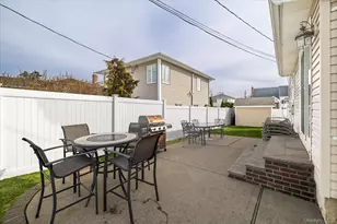 3643 Woodward Ave, Seaford, NY 11783 - Photo 16