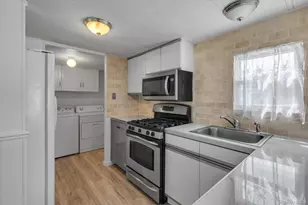 74 Maple St, East Quogue, NY 11942 - Photo 6