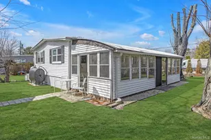 74 Maple St, East Quogue, NY 11942 - Photo 16