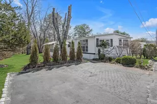 74 Maple St, East Quogue, NY 11942 - Photo 18