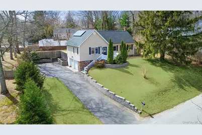 52 Hewlett Drive, Sound Beach, NY 11789 - Photo 2