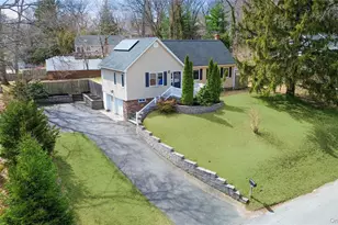 52 Hewlett Dr, Sound Beach, NY 11789 - Photo 2