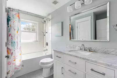 420 Scranton Avenue, Lynbrook, NY 11563 - Photo 14