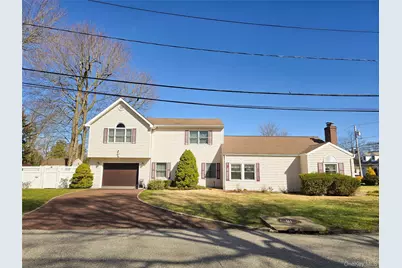 43 Fort Hill Road, Huntington, NY 11743 - Photo 1