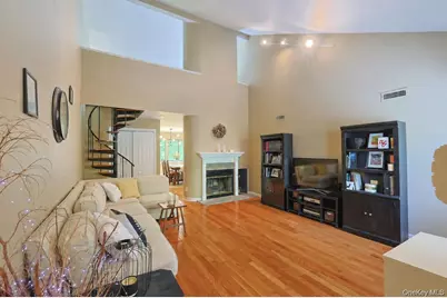 156 Stone Meadow, South Salem, NY 10590 - Photo 2