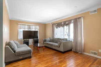 569 Peninsula Boulevard, Cedarhurst, NY 11516 - Photo 4