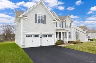 27 E Van Buren Way, Hopewell Junction, NY 12533 - Photo 2