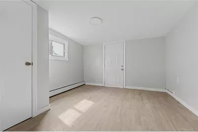 37 Fork Lane, Hicksville, NY 11801 - Photo 6