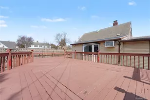 37 Fork Ln, Hicksville, NY 11801 - Photo 20