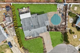 10 Heather Ct, Centereach, NY 11720 - Photo 2