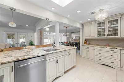 10 Heather Court, Centereach, NY 11720 - Photo 10