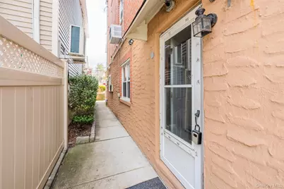 3214 Rawlins Avenue, Bronx, NY 10465 - Photo 10