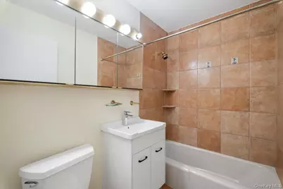 356 Central Park Avenue #E10, Scarsdale, NY 10583 - Photo 22